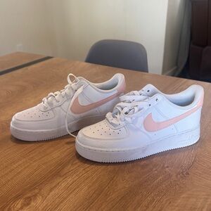 Nike Kids White and Peach Sneakers